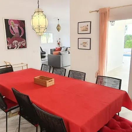 Arquete 6 Seat Jacuzzi 5 Min Walk To Shops جويا