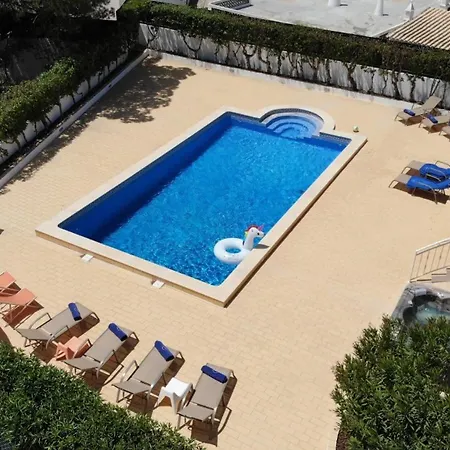 Arquete 6 Seat Jacuzzi 5 Min Walk To Shops فيلة