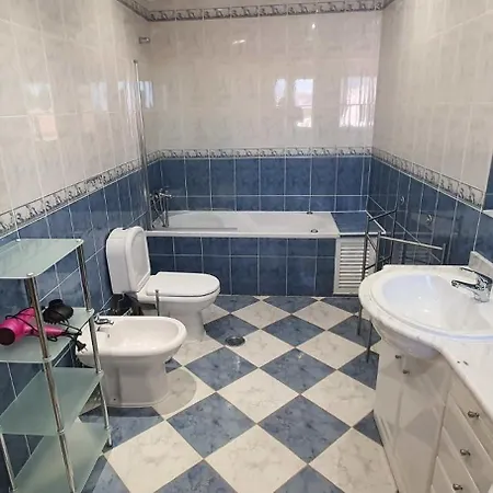 Arquete 6 Seat Jacuzzi 5 Min Walk To Shops